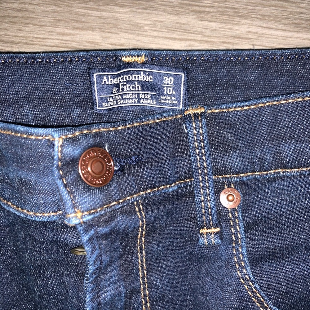Abercrombie & Fitch Ultra High Rise Skinny Jeans